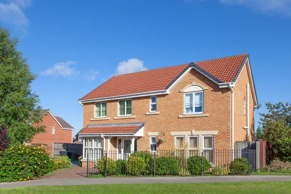 Inglés vista casa unifamiliar — Foto de Stock