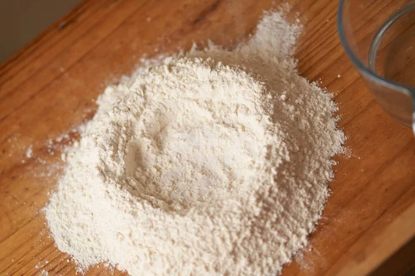 Buğday unu volkanı un tezgahında..