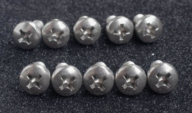 DIN 7985 Pan kafa vidası, tam metrik iplik ve yıldız tornavida başı