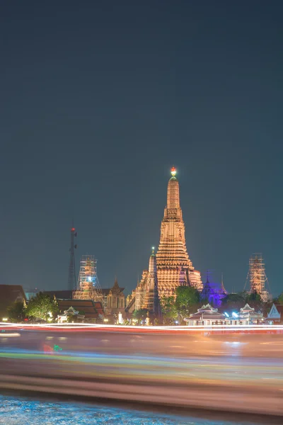 WAT Arun Ratchawararam Ratchawaramahawihan ya da Wat Arun (şafak Tapınağı), Bangkok, Tayland
