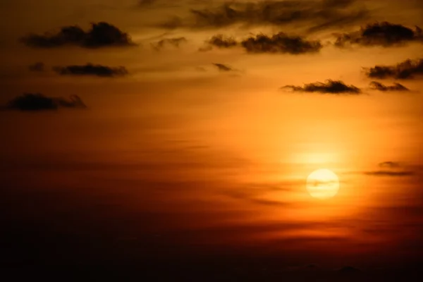 Puesta de sol sobre el mar en la playa de Ya Nui — Foto de Stock