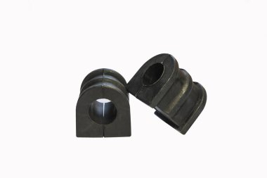 Beyaz arkaplanda yeni araba dengeleyicisi çalılığı. 