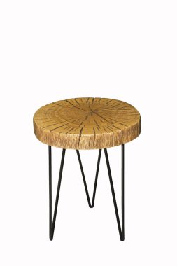 Beyaz arka planda, tavan arası tarzı ahşap sehpa. İç öge