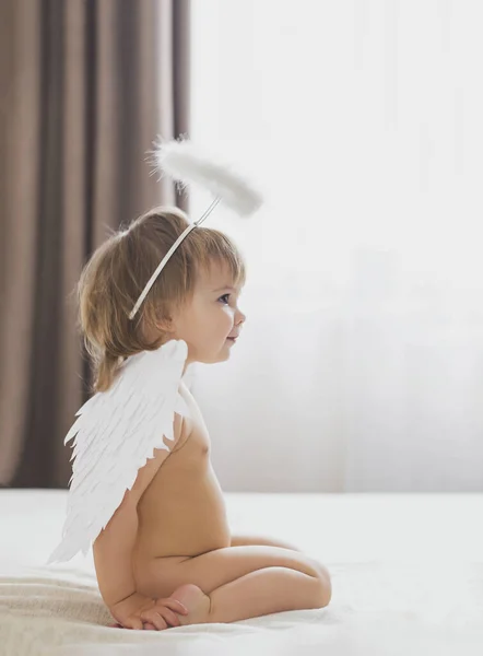 Adorable Baby Girl Angel Wings Bed — Foto de Stock