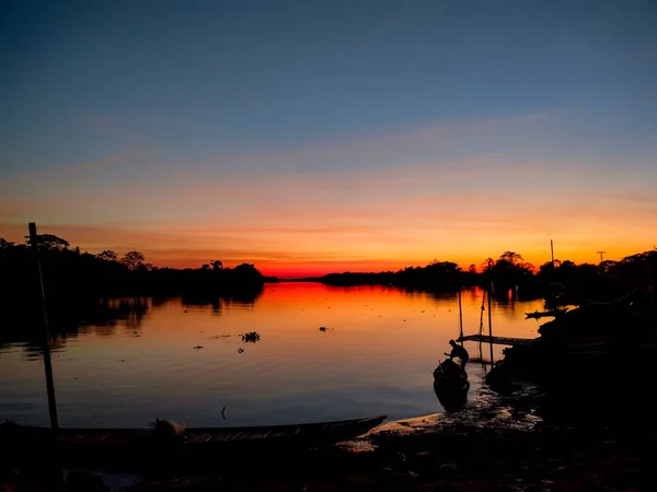 Sonnenuntergang Seeufer — Stockfoto