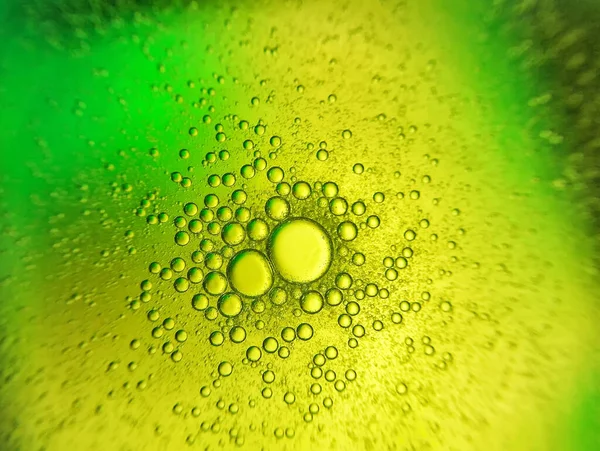 Sabun köpükleri parlak renklere sahip soyut renk arkaplanı