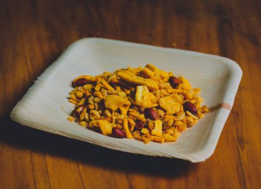 Hint atıştırmalıkları Chanachur Betel palmiye yaprağı tabağı