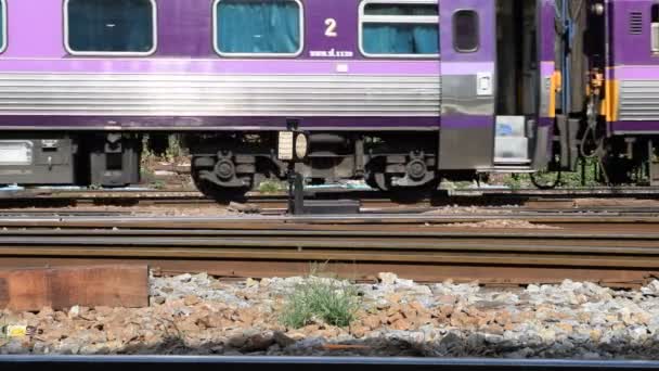 Trenino ferroviario tailandese — Video Stock