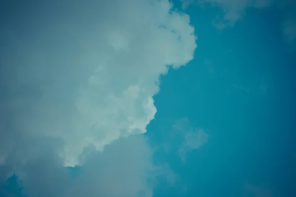 Nube de cielo azul, proceso en estilo vintage — Foto de Stock