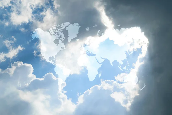 Mavi gökyüzü bulut ile Dünya Haritası — Stok fotoğraf