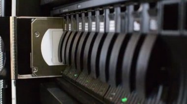 Sunucu ve RAID depolama, yükleme sabit disk depolama