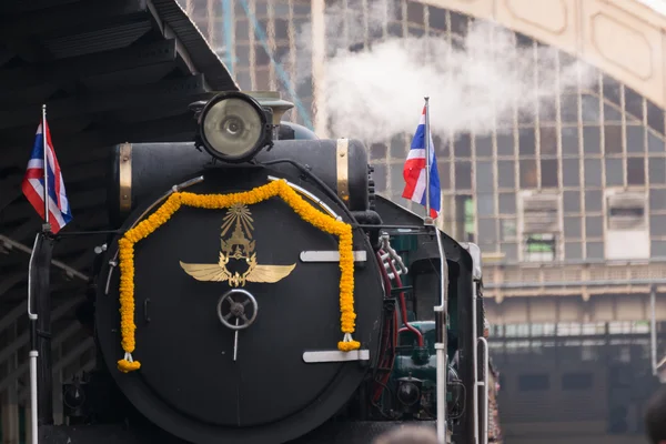 Tren de vapor en el ferrocarril estatal de Tailandia 119 años aniversario —  Fotos de Stock