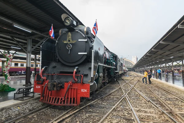 Ångtåg på State Railway of Thailand 119 års jubileum — Stockfoto