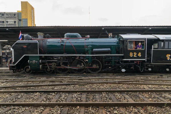 Comboio a vapor na Ferrovia Estadual da Tailândia 119 anos aniversário — Fotografia de Stock