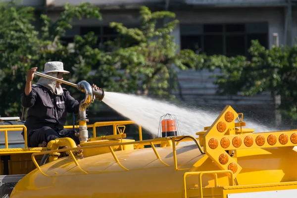 Watering the lawn — Stock Photo, Image