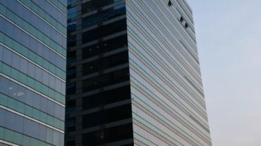 Akşam saat, Timelapse mimari camlar