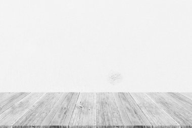 Kum doku yüzeyi ahşap teras ile