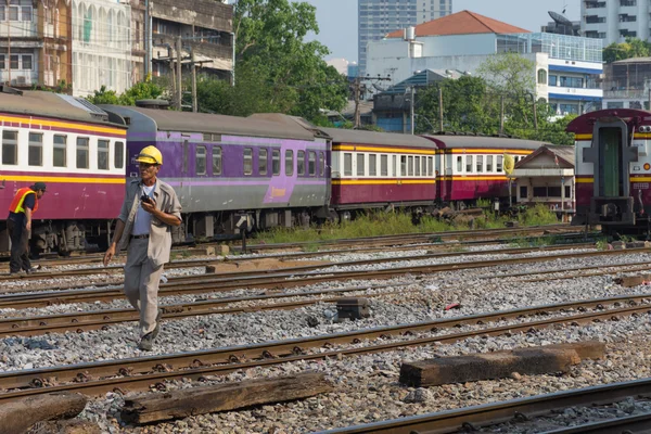 Controle op de locomotief voor het schakelen van de spoorlijn — Stockfoto