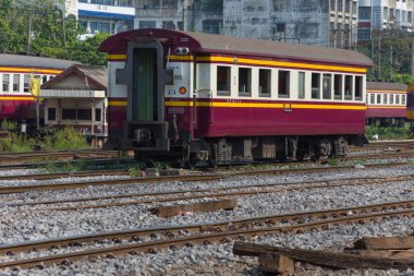 Lokomotif tren geçiş yapmak için kontrol