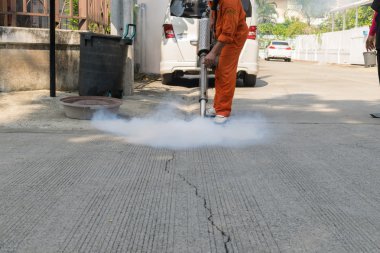 DDT spreyi öldürme sivrisinek sisleme