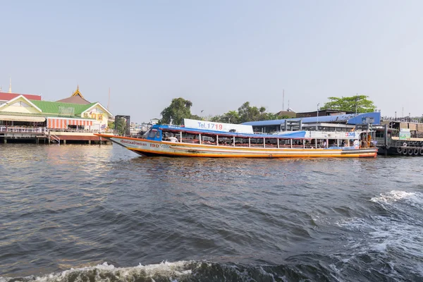 Csónak utazás a Chao Phraya-folyó — Stock Fotó