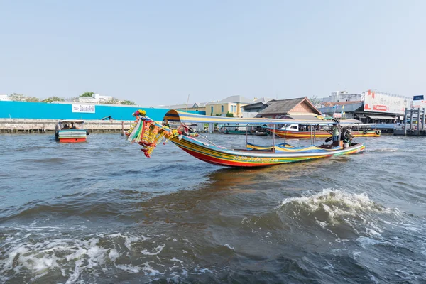 在湄南河上的小船旅行 — 图库照片