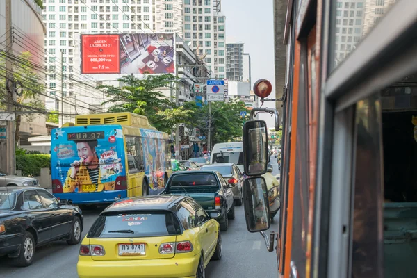 Traffic jam uitzicht vanaf bus — Stockfoto