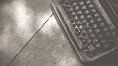 ahşap üzerine daktilo