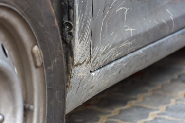 Kirli çamurlu arabayla