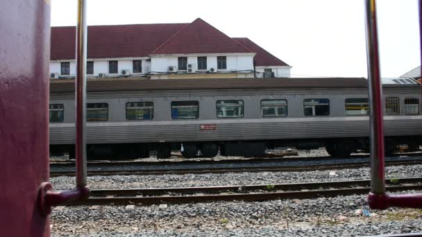 Comboio ferroviário tailandês — Vídeo de Stock