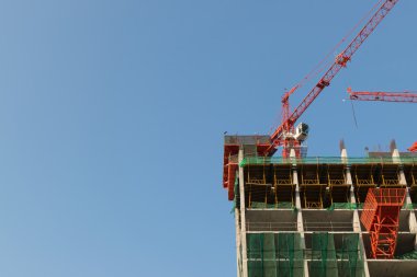 Bina inşaat ile vinç