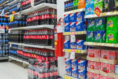 Alkolsüz içecek veya gazlı su birçok türleri