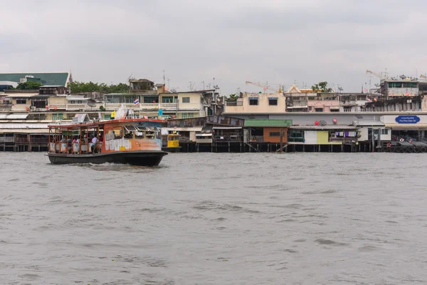 Voyage en bateau sur la rivière Chao Phraya — Photo