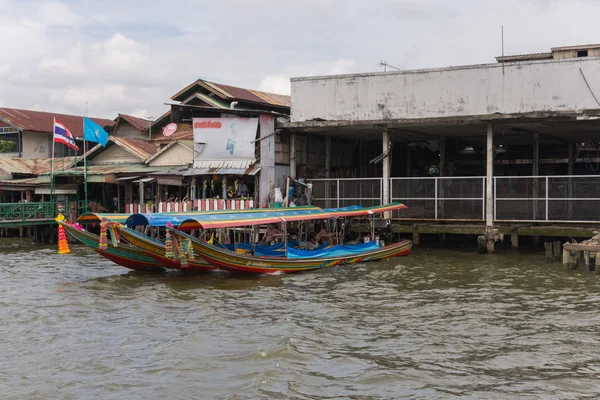 Boat travel on the Chao Phraya river — Stock Photo, Image