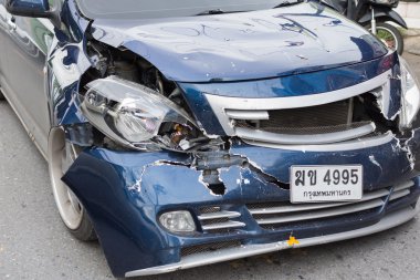 Yoldaki araba kazasından.