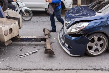 Yoldaki araba kazasından.