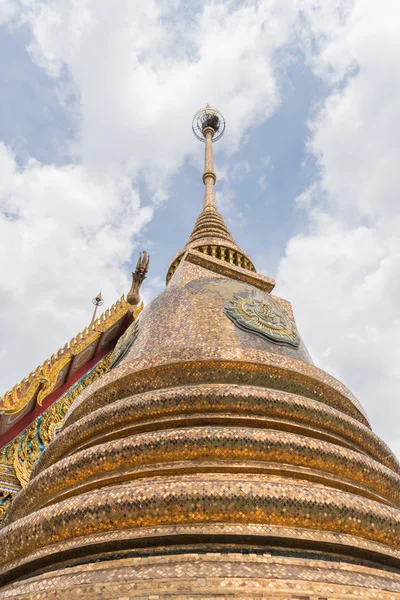 Pagoda tailandesa en templo — Foto de Stock