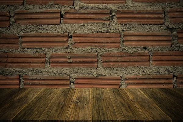 Red Brick wall textur yta vintage stil med trä terrass — Stockfoto