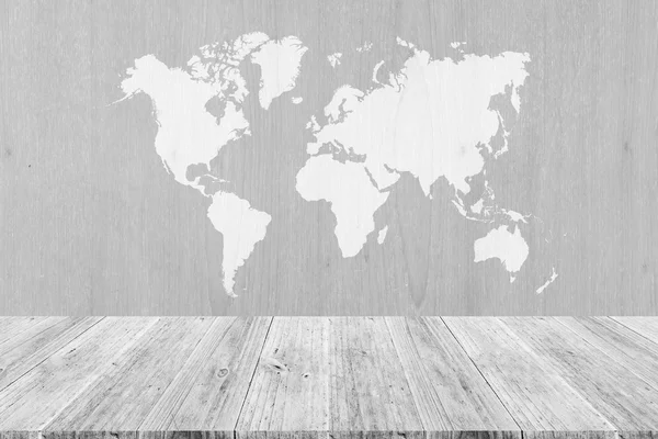 Superficie de textura de madera con terraza de madera y mapa mundial — Foto de Stock