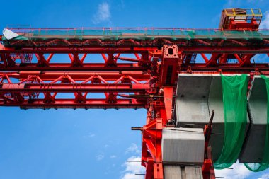 Bangsue 'den Rangsit' e kadar olan gökyüzü treni inşaatı Bangkok Tayland 'da ulaşım için büyük bir altyapıdır..