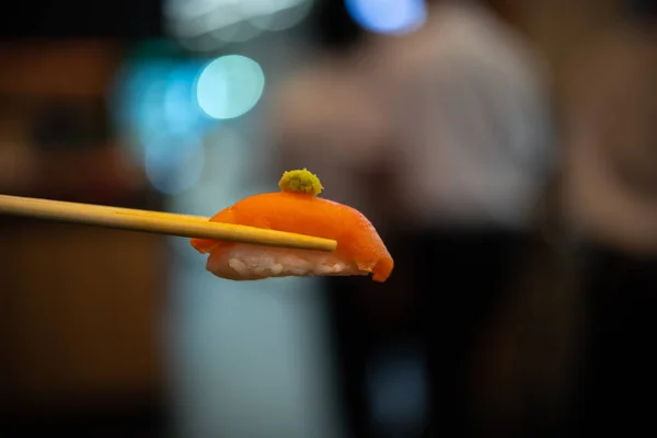 Japońskie Jedzenie Zestawie Różne Rodzaje Sushi Sałatką Wodorostów Morskich Gari — Zdjęcie stockowe