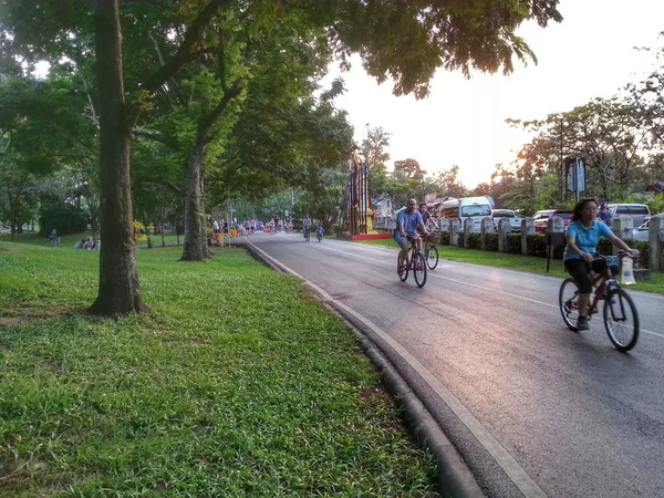 公園 H.D.R 自転車. — ストック写真