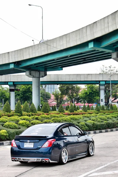 Blauwe Eco auto Sedan in Vip stijl — Stockfoto