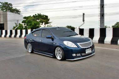 Mavi araba Eko Sedan VIP tarzı