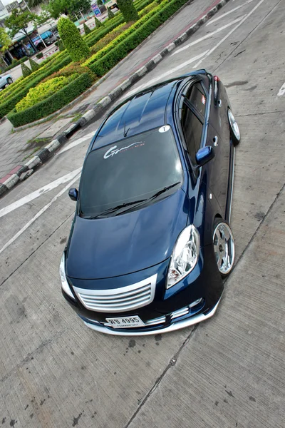 Kék öko-autó-Sedan Vip stílusban — Stock Fotó