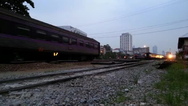 Nyilvános Thai vasúti vonat — Stock videók