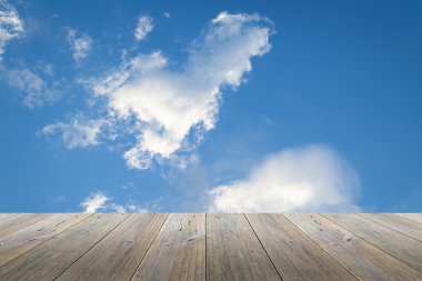 ahşap Teras ve mavi gökyüzü