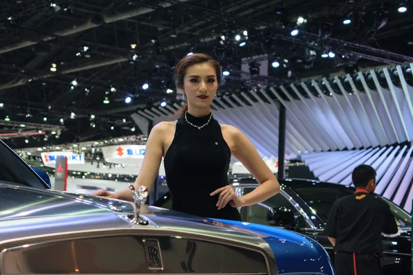 Rolls-Royce Pretty girl in de 36e Bangkok International Motor Show 2015 — Stockfoto