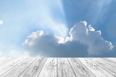 ahşap Teras ve mavi gökyüzü