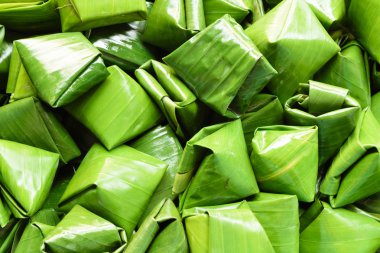 Doldurulmuş hamur piramit doku